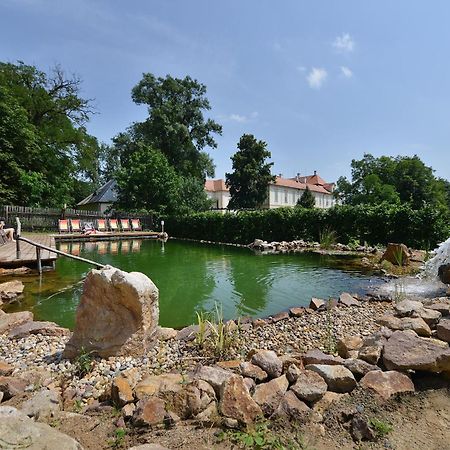 Maxmilian Lifestyle Resort Loucen Exterior photo